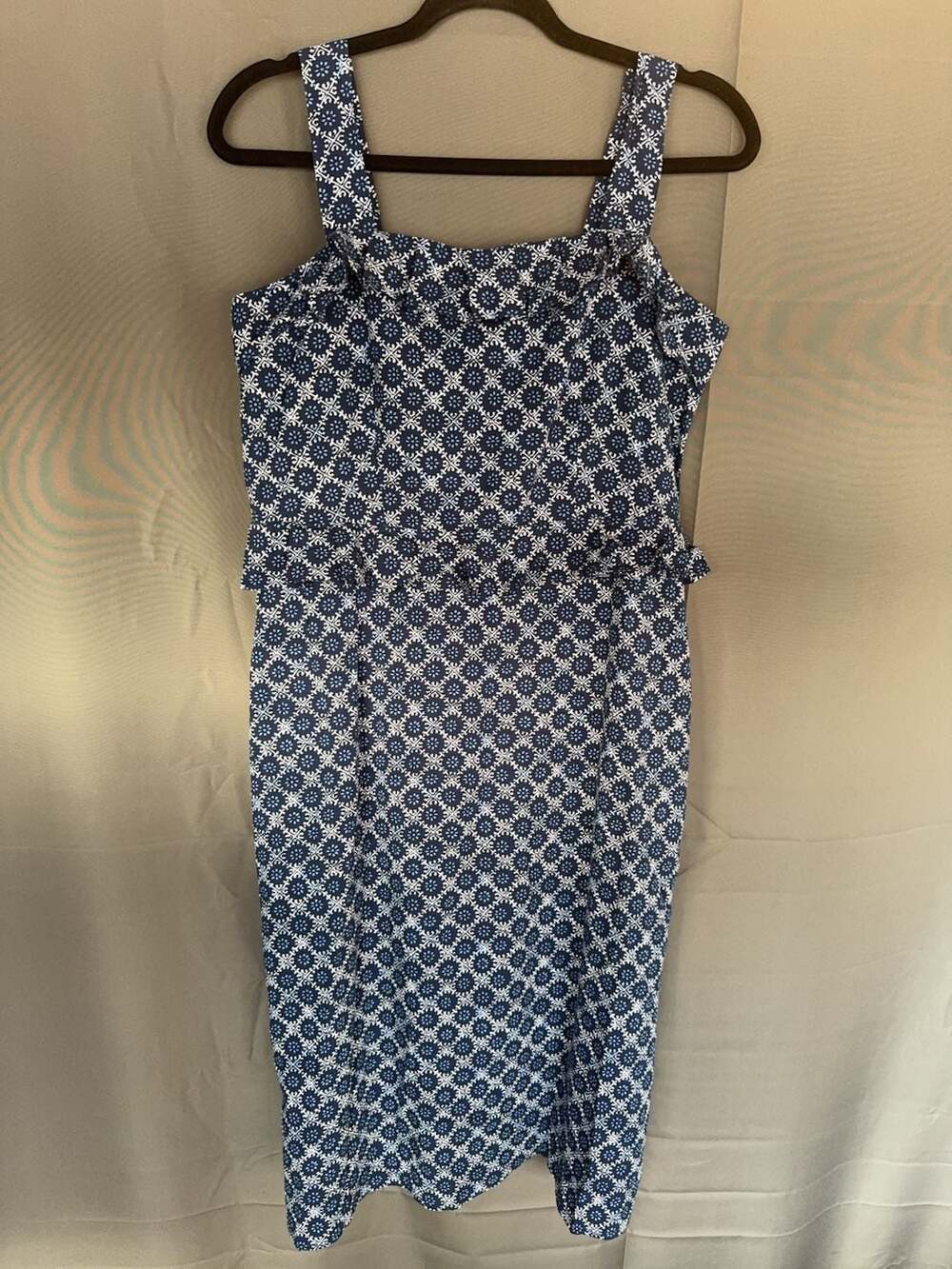 Ann Taylor Blue and White Printed Smocked Midi Dress Size 6